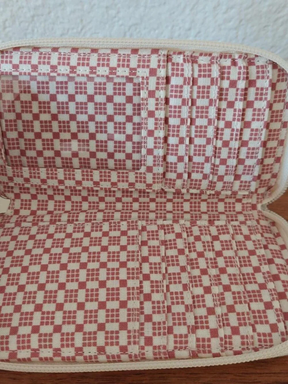SOLD Vera Bradley rachel ditzy white & red floral print quilted wallet - Picture 3 of 7